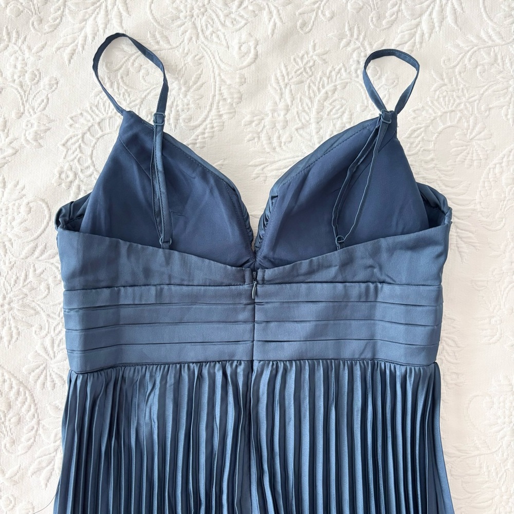 NWT Lulus Fabulous Perfection Navy Blue Satin Pleated Midi Dress Small - Picture 4 of 7